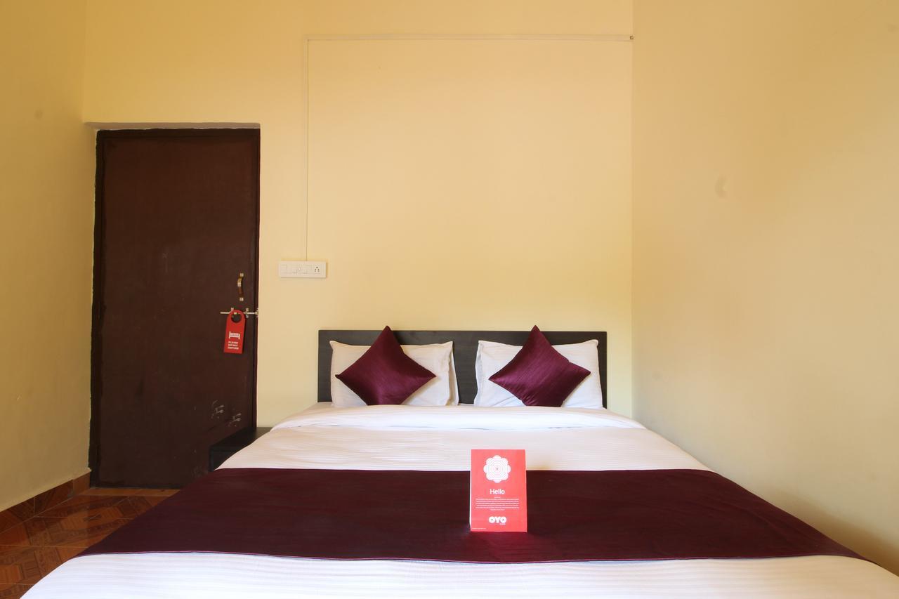 Oyo 10385 Hotel Nirmala Vilas Candolim Exteriör bild