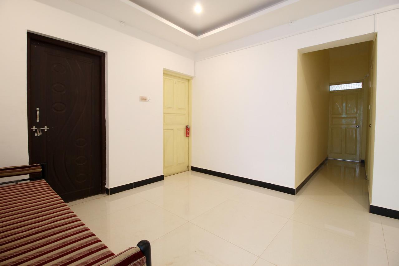 Oyo 10385 Hotel Nirmala Vilas Candolim Exteriör bild