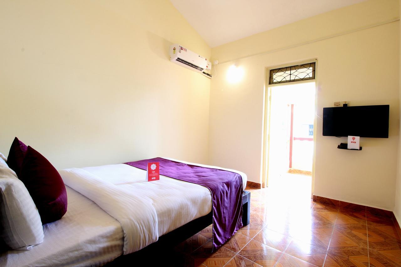 Oyo 10385 Hotel Nirmala Vilas Candolim Exteriör bild