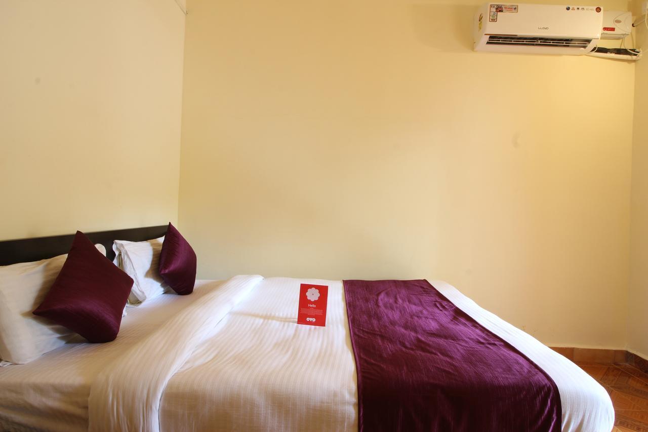 Oyo 10385 Hotel Nirmala Vilas Candolim Exteriör bild