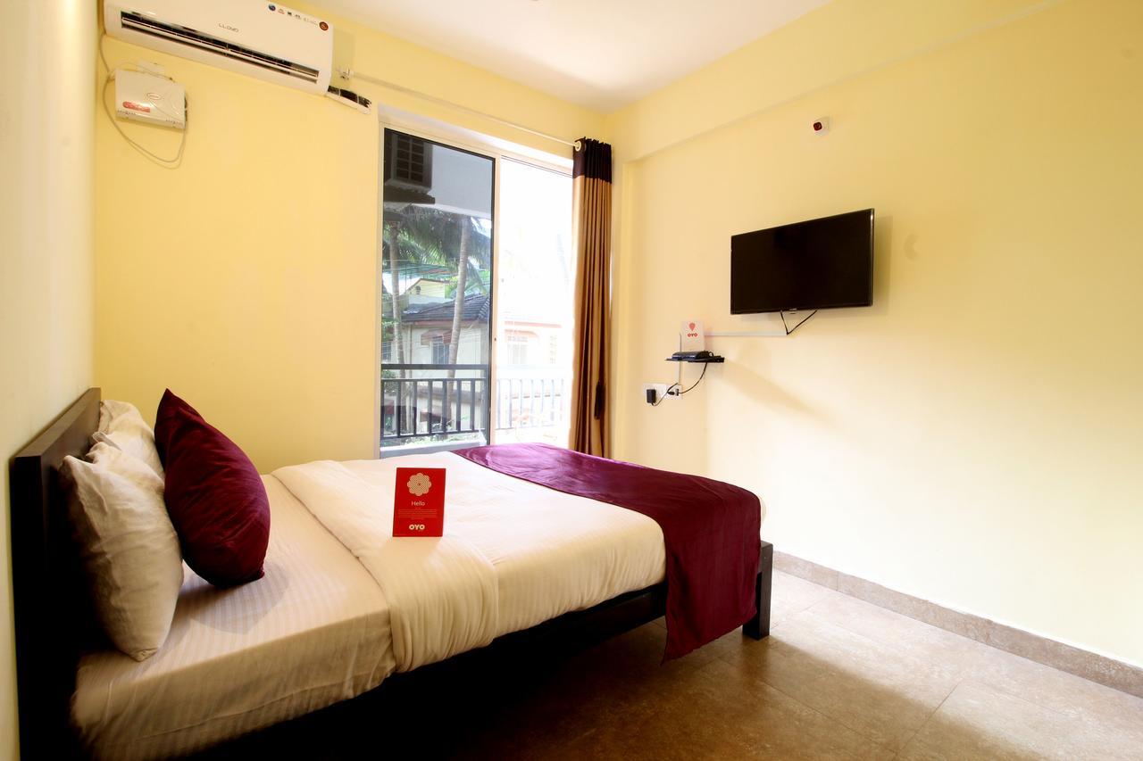 Oyo 10385 Hotel Nirmala Vilas Candolim Exteriör bild