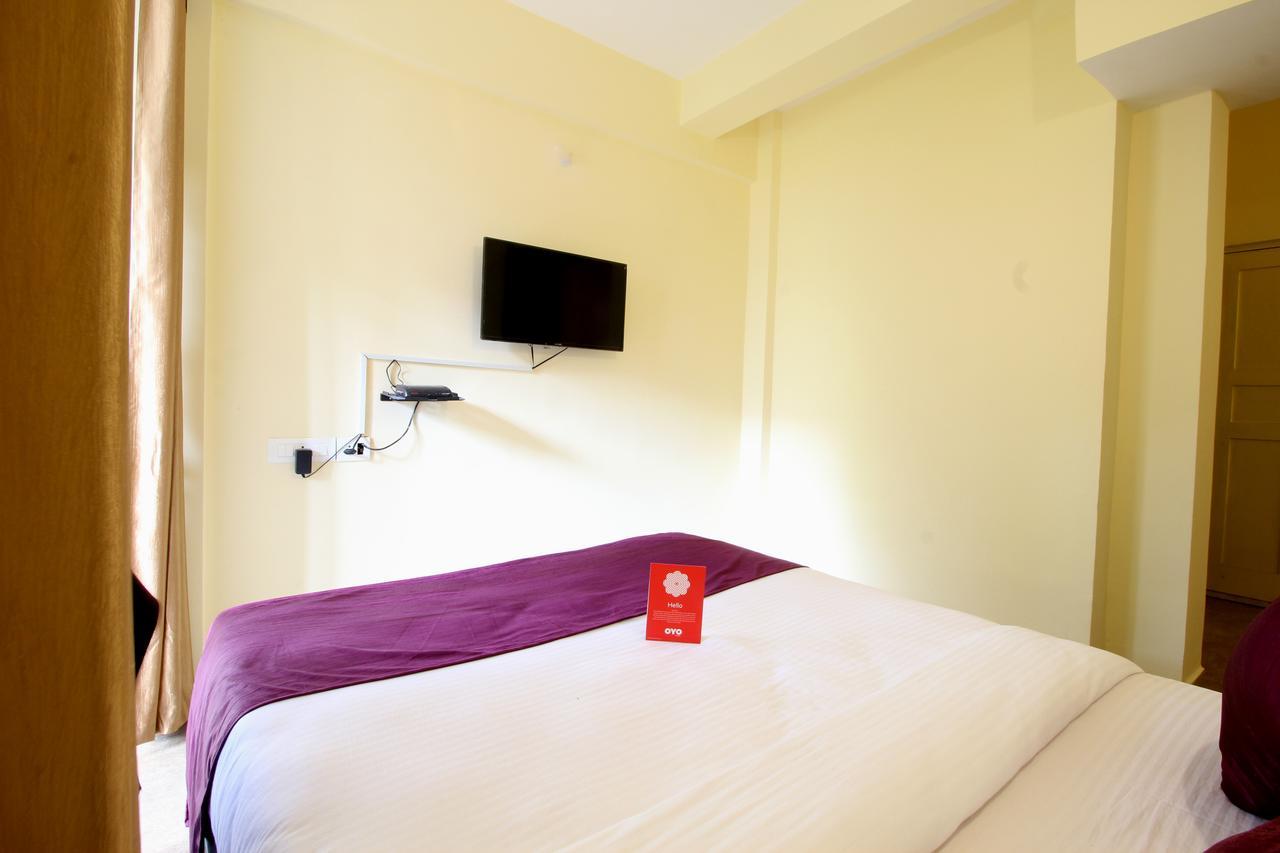 Oyo 10385 Hotel Nirmala Vilas Candolim Exteriör bild