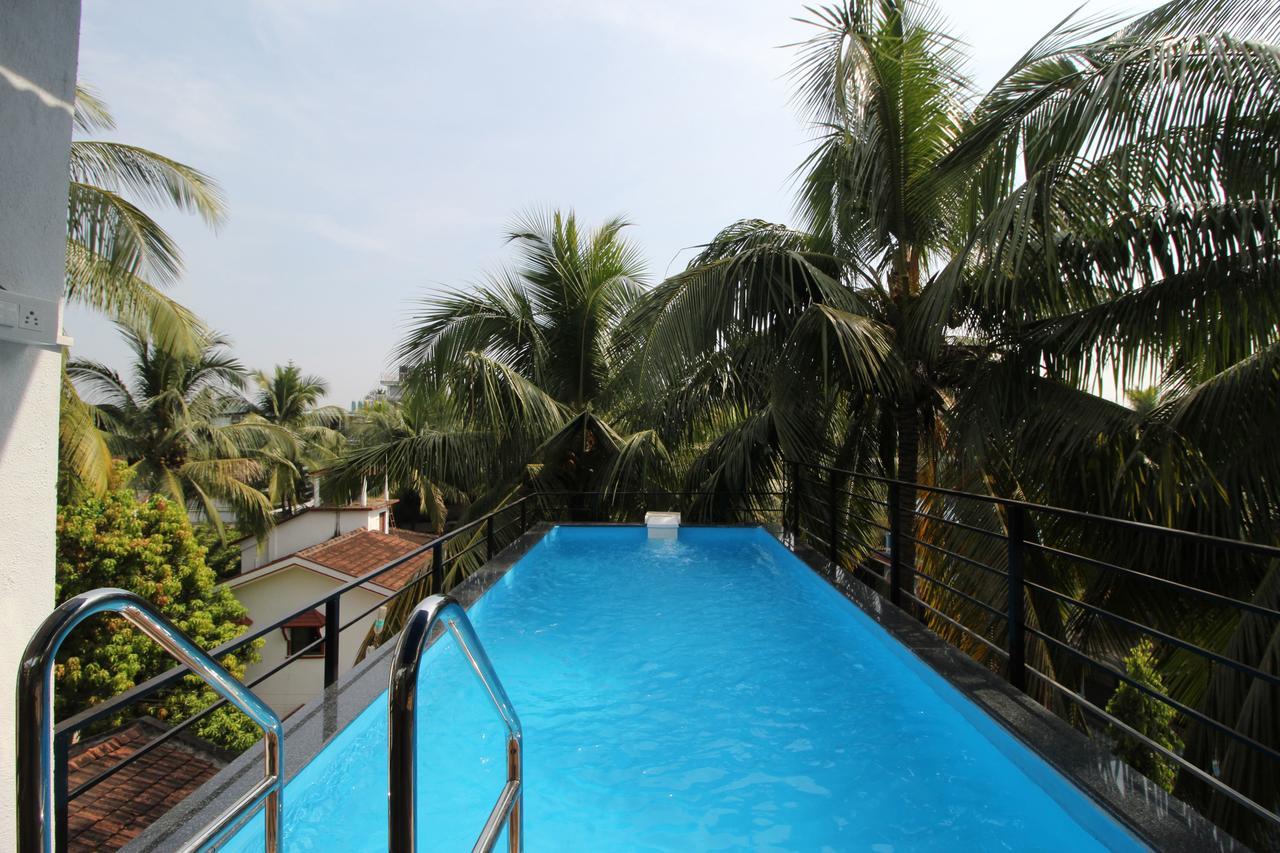 Oyo 10385 Hotel Nirmala Vilas Candolim Exteriör bild
